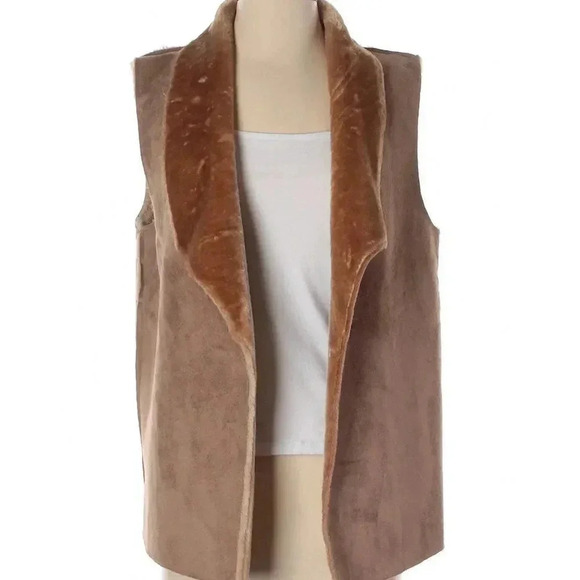 Neiman Marcus Faux Fur Vest - Picture 1 of 10